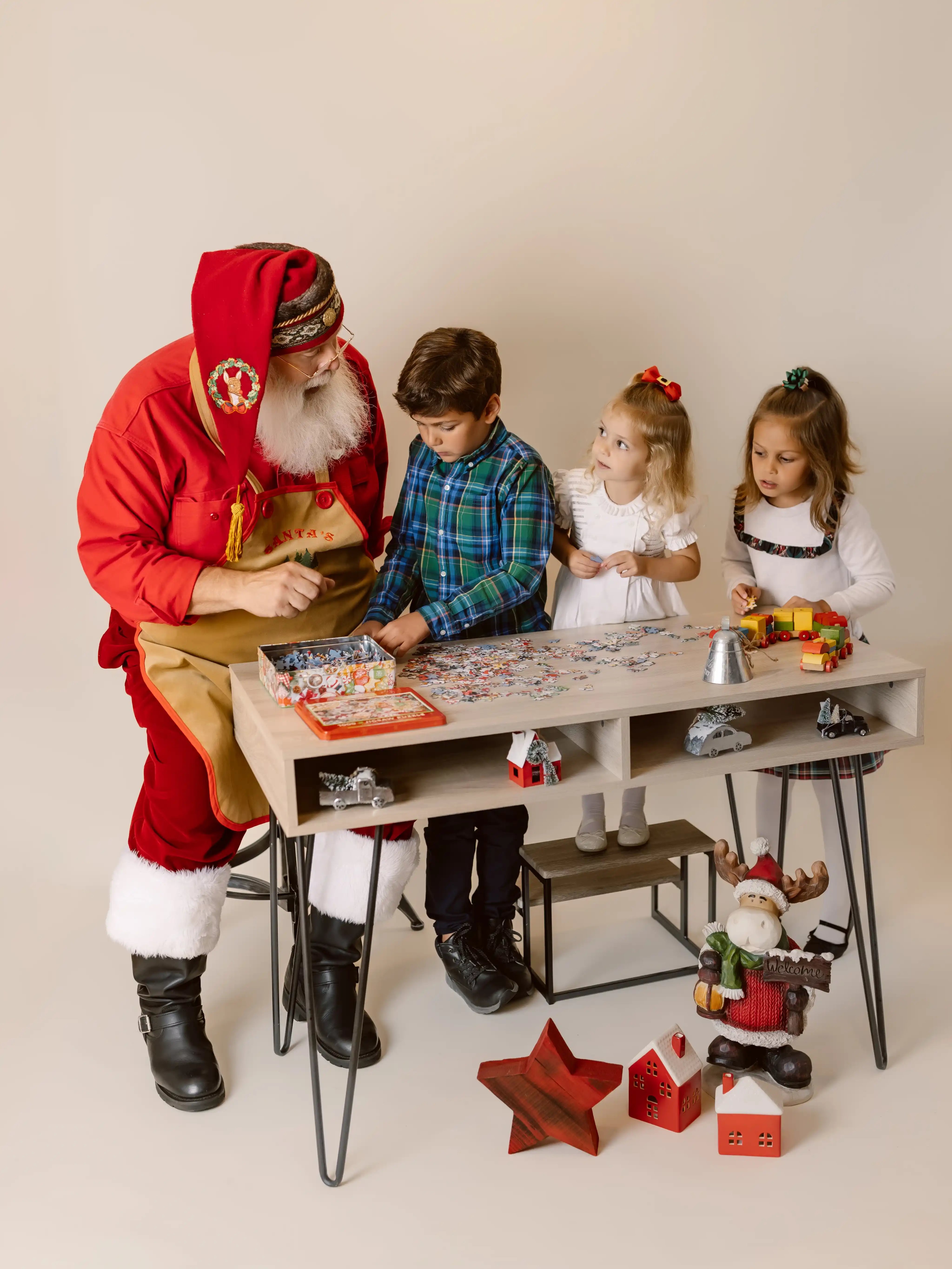Santa's Warm Embrace Family Photos Brimming with Holiday Spirit — free download
